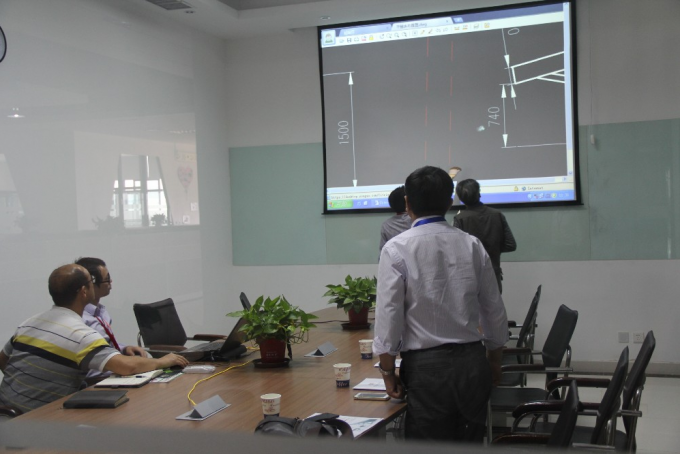 30m นาที ลําป้ายขวด ด้านล่าง Inkjet Printer คอนเวียร์ตรงกับเครื่องพิมพ์ 3